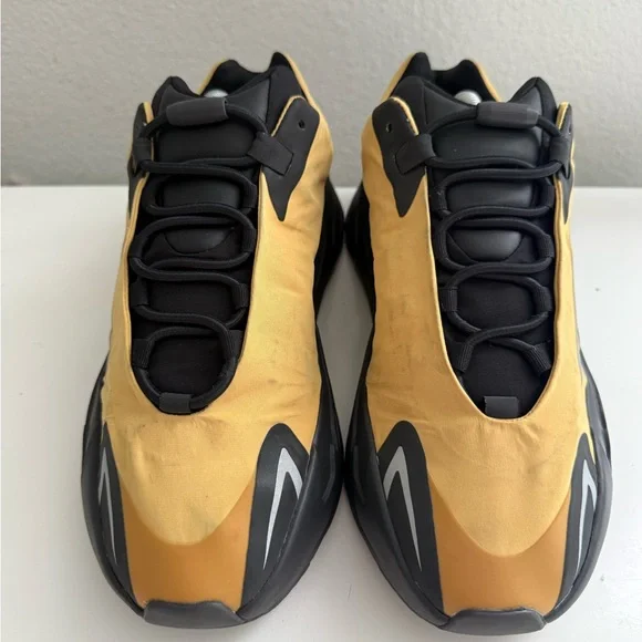 Adidas Yeezy Boost 700 MNVN 
Yeezy Wave Runner Sneakers in Gold and Black - Picture 4 of 10